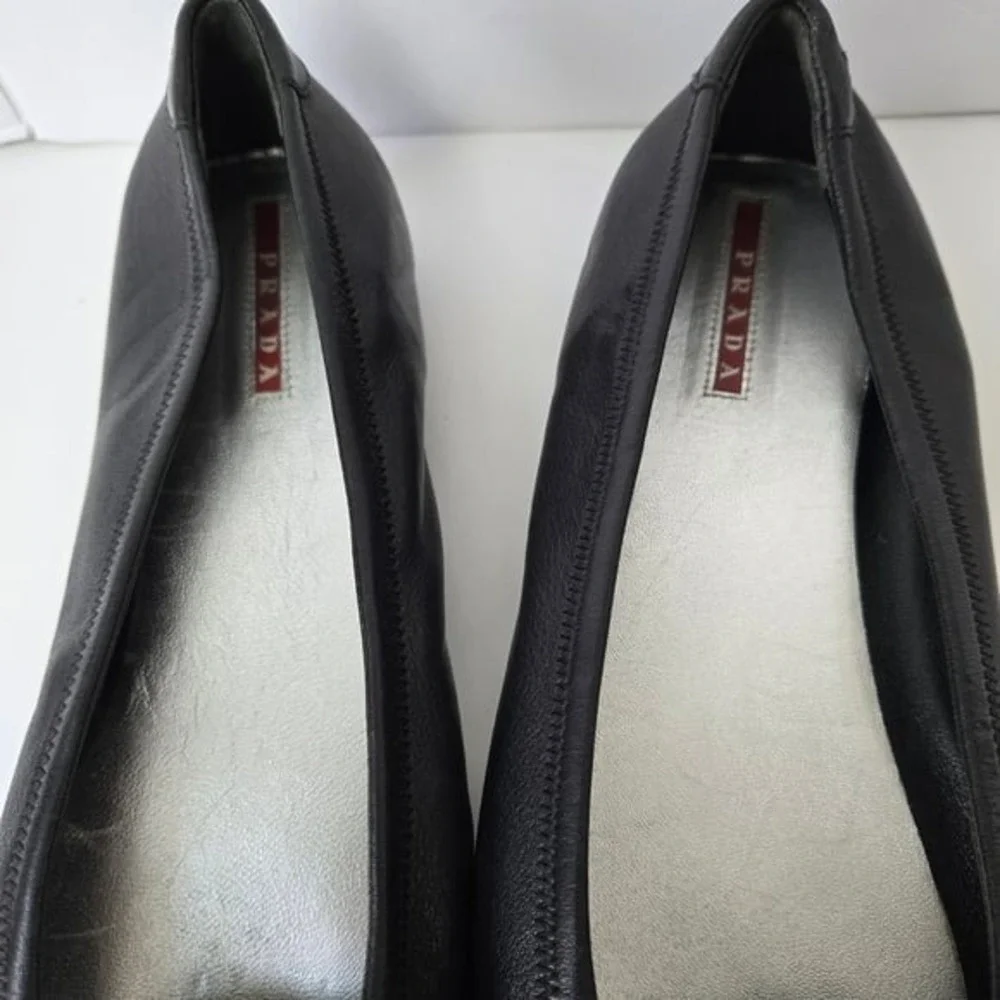 Prada Black Leather Women's‎ Loafers Style #4099 Size 38.5